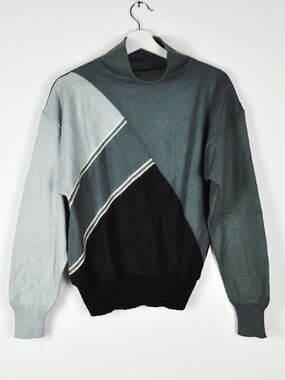 80s Soft Grey and Black Geometric Sweater Angora